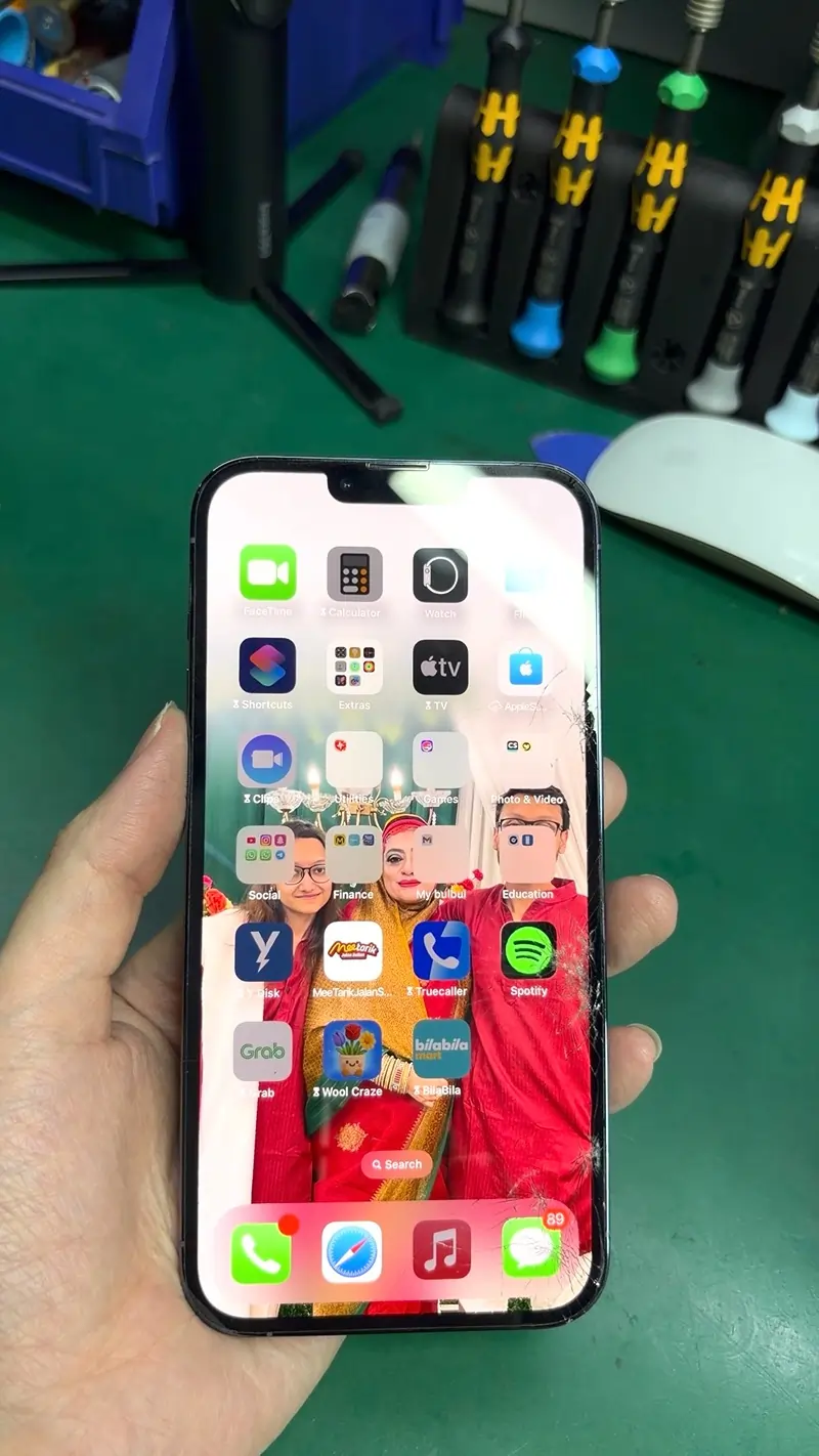 iPhone 13 Pro Max Glass Repair – A Brother's Trust